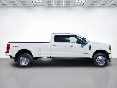 Used 2021 Ford F450 Platinum w/ FX4 Off-Road Package image 4