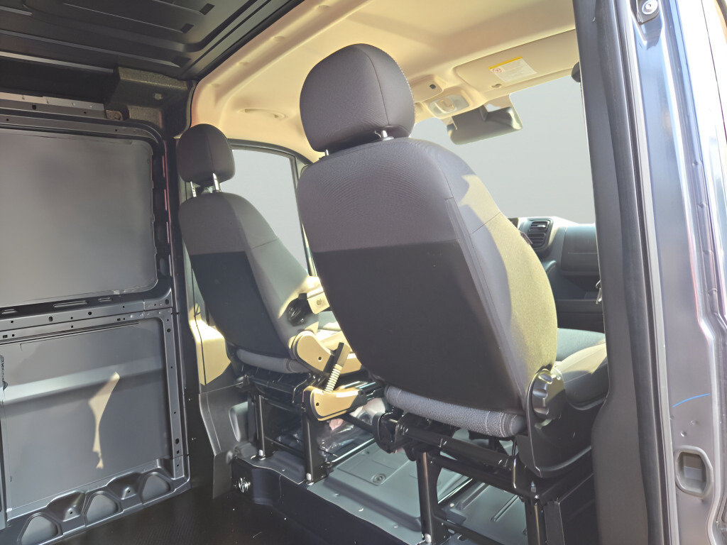Used 2026 RAM ProMaster 1500 w/ Convenience Group FWD image 11