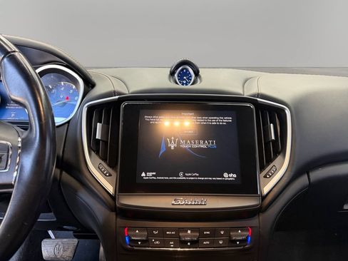 Used 2018 Maserati Ghibli GranLusso RWD image 23