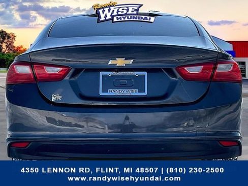 Used 2018 Chevrolet Malibu LT image 4