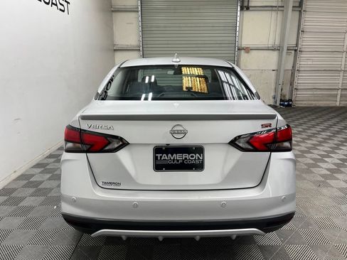 Used 2024 Nissan Versa SR FWD image 10