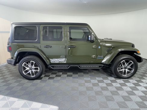 Used 2024 Jeep Wrangler Sport S image 6
