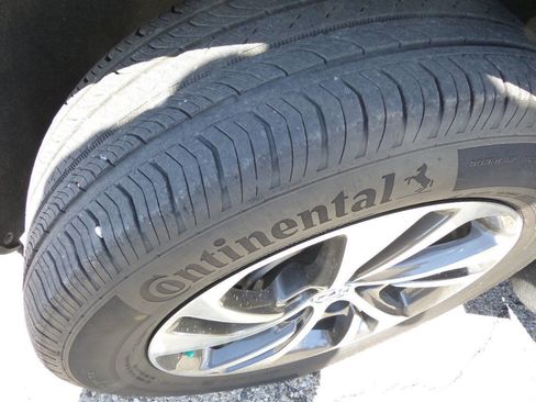 Used 2023 Buick Envision Essence AWD/4WD image 15