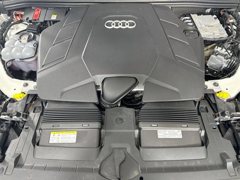 Used 2023 Audi Q7 3.0T Premium Plus w/ Premium Plus Package AWD/4WD image 30