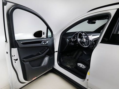 Used 2023 Porsche Macan image 28
