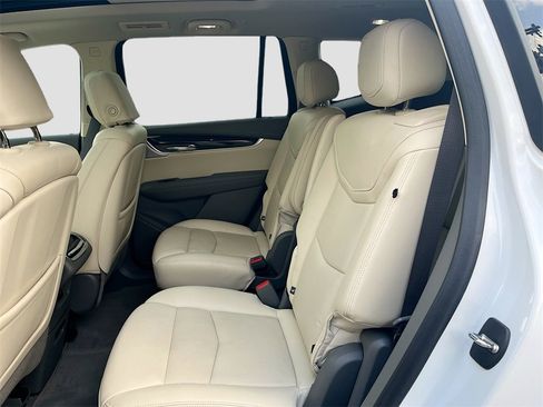 Used 2022 Cadillac XT6 Premium Luxury image 26