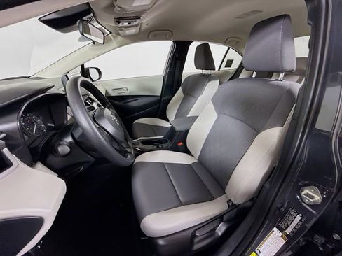 Certified 2025 Toyota Corolla LE image 5