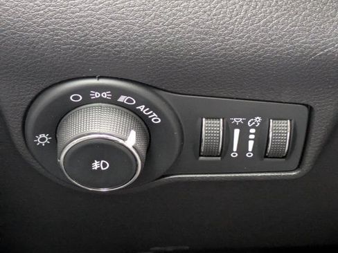 Used 2023 Jeep Compass Latitude w/ Sun and Sound Group AWD/4WD image 26