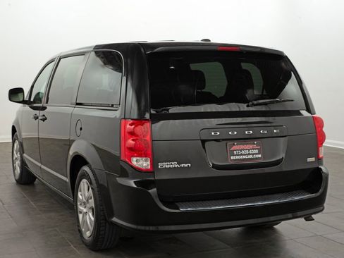 Used 2018 Dodge Grand Caravan SE w/ UConnect Hands-Free Group FWD image 10