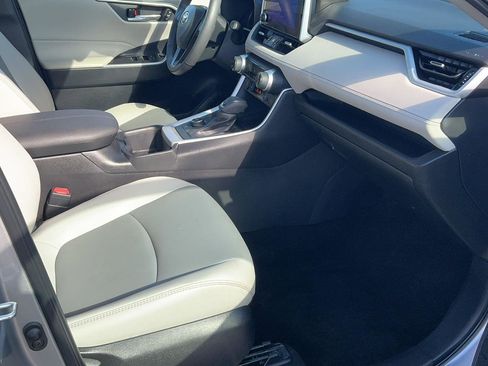 Used 2023 Toyota RAV4 XLE Premium image 29