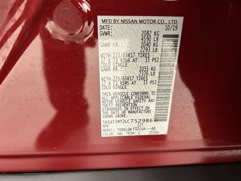 Used 2020 Nissan Rogue SV FWD image 33