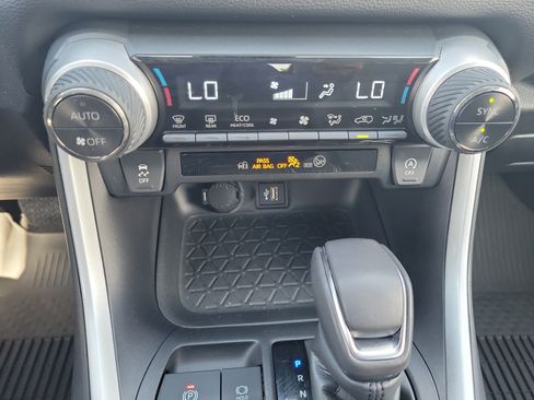 Used 2024 Toyota RAV4 XLE Premium FWD image 27