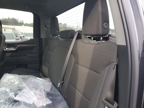 New 2025 GMC Sierra 1500 Elevation image 13