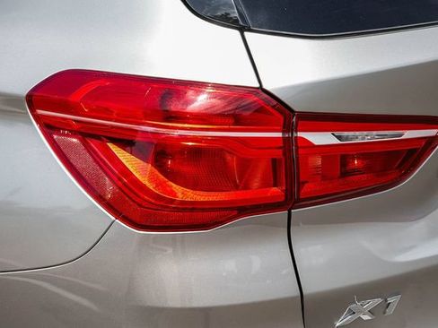 Used 2021 BMW X1 xDrive28i w/ Convenience Package AWD/4WD image 10