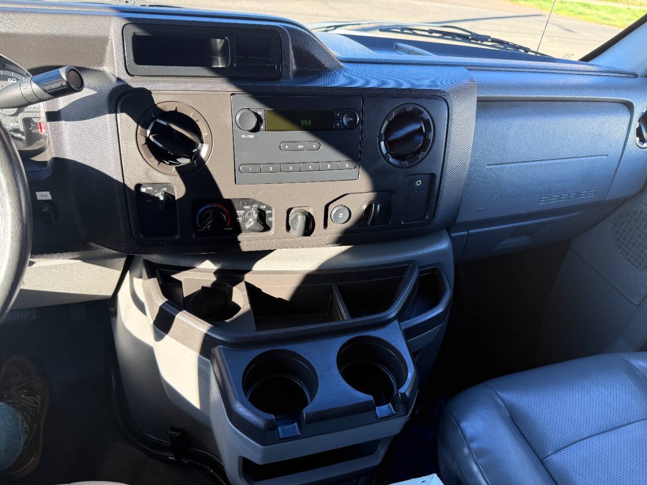 Used 2014 Ford E-350 and Econoline 350 Extended Super Duty w/ Power Group RWD image 26