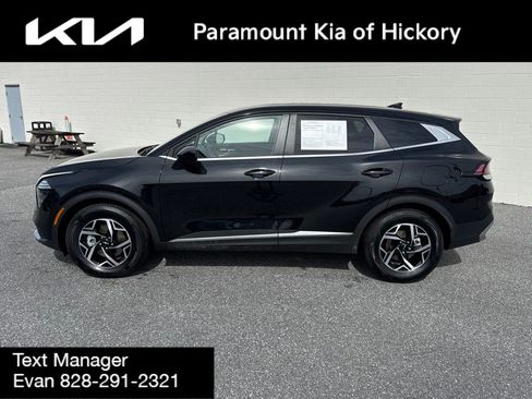 Used 2025 Kia Sportage LX FWD image 4
