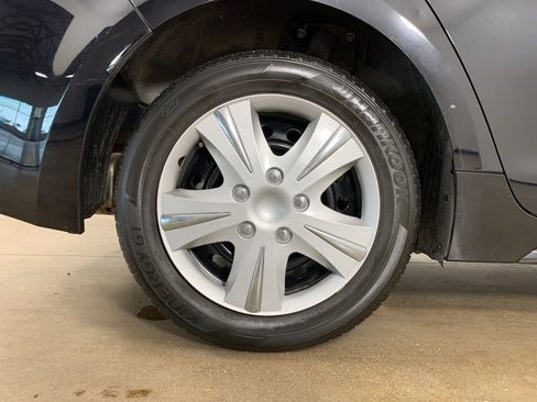 Used 2024 Toyota Corolla LE image 35