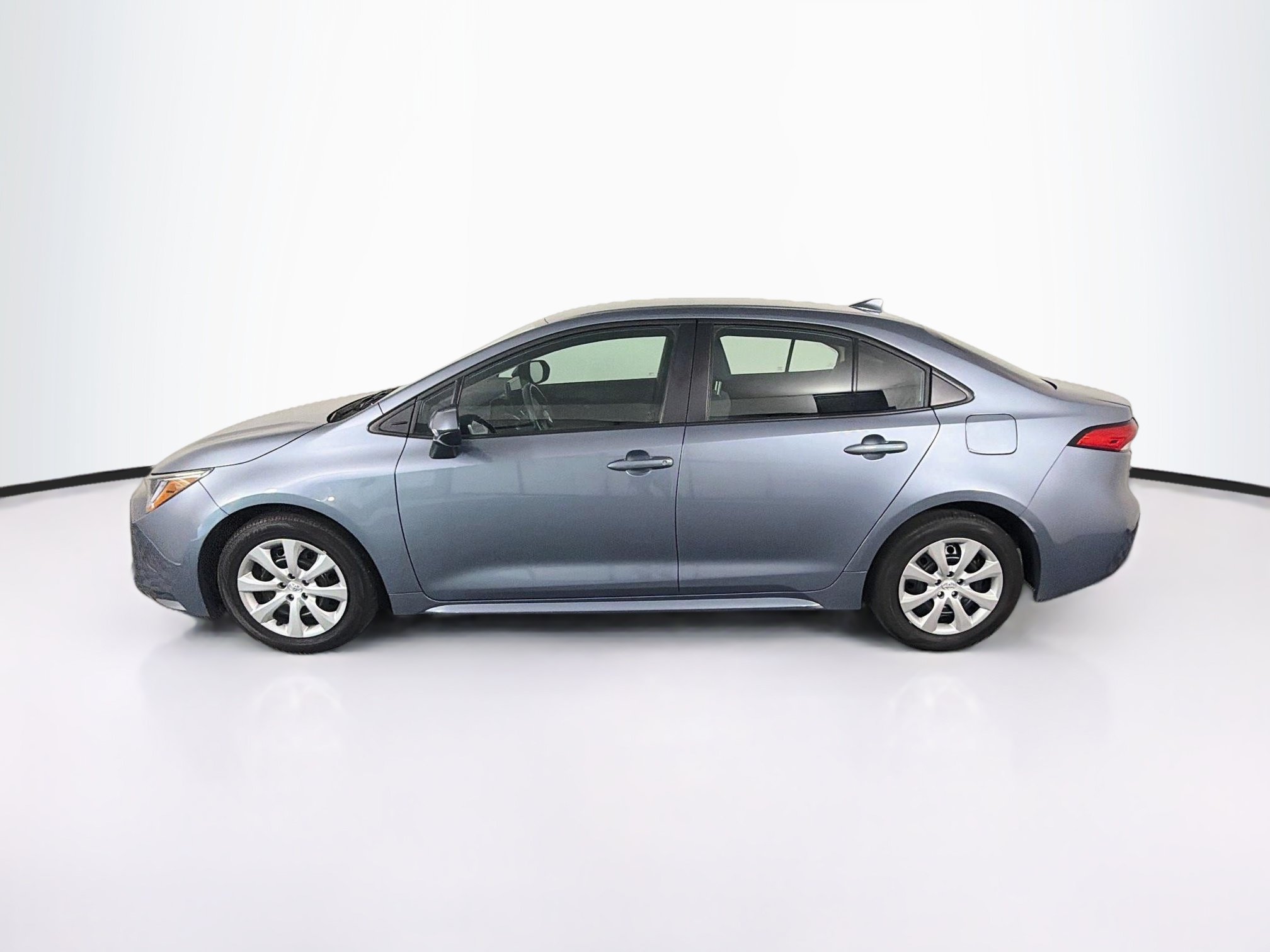Used 2026 Toyota Corolla LE FWD image 4