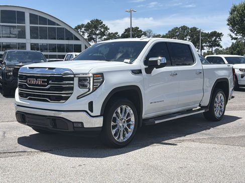Used 2024 GMC Sierra 1500 SLT w/ SLT Premium Package AWD/4WD image 7