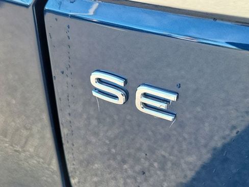 Certified 2023 Volkswagen Atlas SE FWD image 6