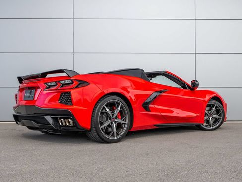 Used 2022 Chevrolet Corvette Stingray Premium Conv w/ Z51 Performance Package RWD image 8