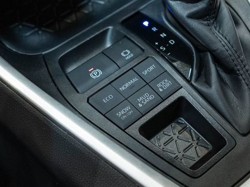Certified 2025 Toyota RAV4 XLE AWD/4WD image 24