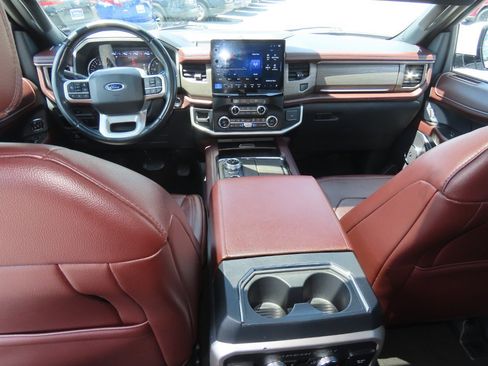 Used 2024 Ford Expedition Limited AWD/4WD image 24
