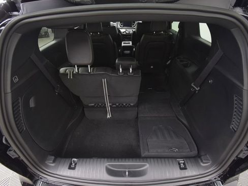 New 2027 Chrysler Pacifica Select AWD/4WD image 35