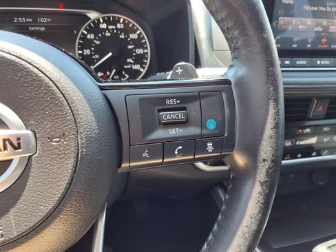 Used 2021 Nissan Rogue SL FWD image 15