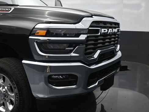 Used 2025 RAM 3500 Big Horn AWD/4WD image 32