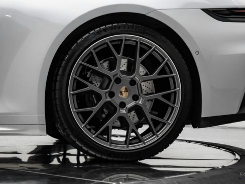 Used 2025 Porsche 911 Carrera RWD image 98