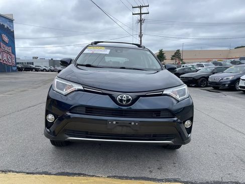 Used 2018 Toyota RAV4 XLE AWD/4WD image 5