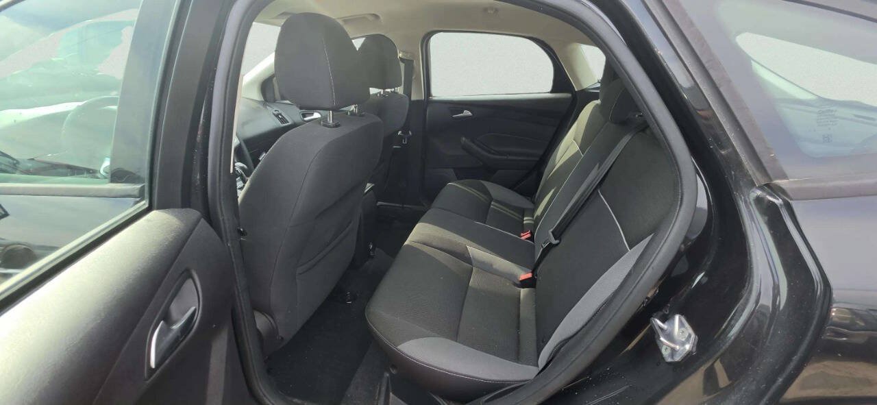 Used 2013 Ford Focus SE FWD image 7