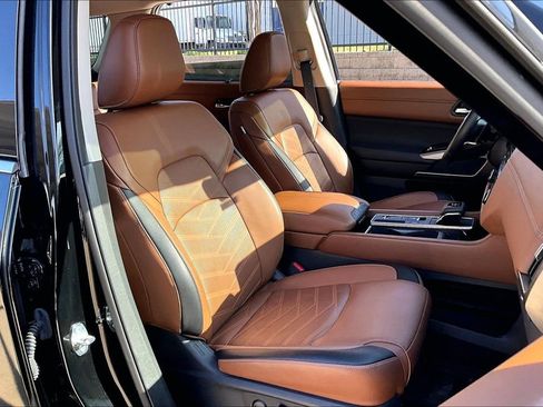 Used 2024 Nissan Pathfinder Platinum w/ Cargo Package image 9