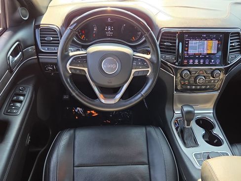 Used 2019 Jeep Grand Cherokee Overland AWD/4WD image 14