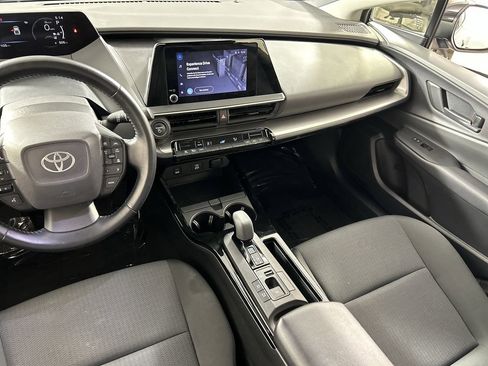 Used 2024 Toyota Prius LE image 22