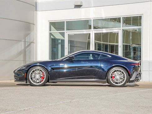 Used 2022 Aston Martin V8 Vantage Coupe image 13