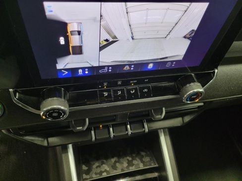 Certified 2023 Chevrolet Colorado Trail Boss w/ Technology Package image 14