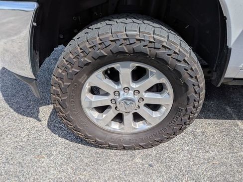 Used 2025 RAM 2500 Laramie AWD/4WD image 5