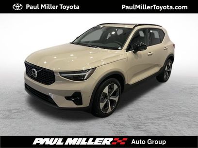 Used 2025 Volvo XC40 B5 Plus w/ Climate Package