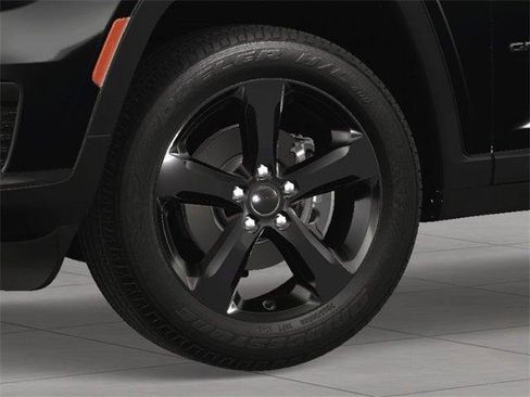 New 2025 Jeep Grand Cherokee L Altitude image 9