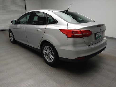 Used 2016 Ford Focus SE w/ SE Cold Weather Package FWD image 5