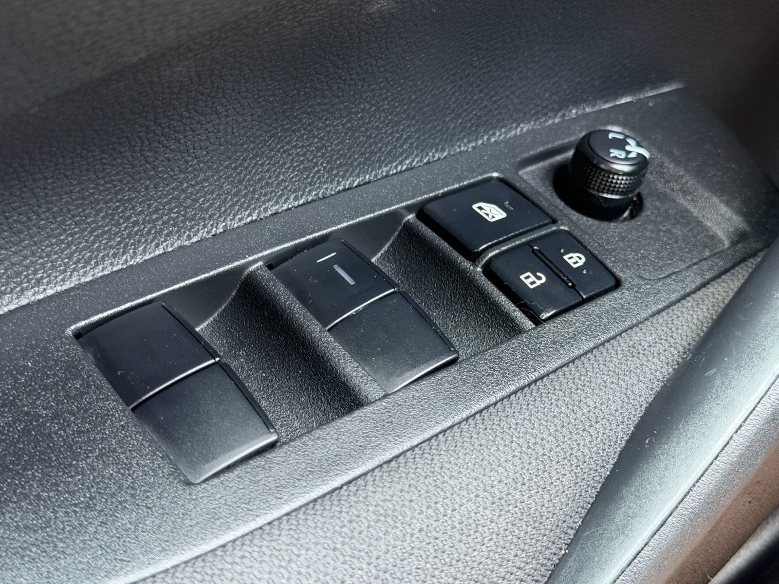 Used 2026 Toyota Corolla LE FWD image 31