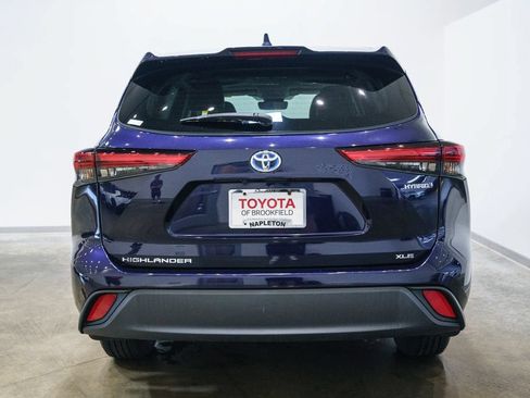 Used 2023 Toyota Highlander XLE AWD/4WD image 8