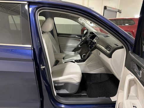 Certified 2024 Volkswagen Tiguan SE AWD/4WD image 36