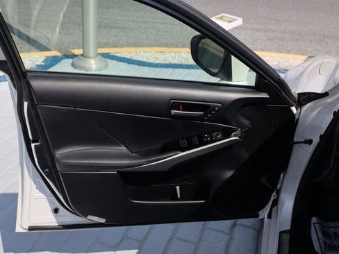 Used 2018 Lexus IS 300 AWD w/ Comfort Package image 8