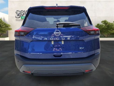 Used 2023 Nissan Rogue SV FWD image 4