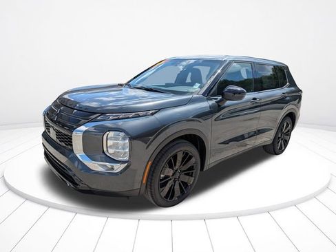 New 2026 Mitsubishi Outlander LE FWD image 8