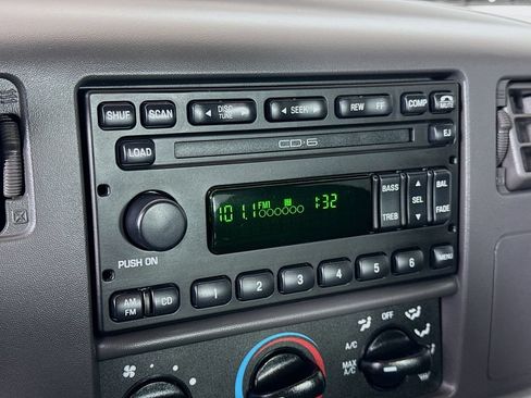 Used 2002 Ford F250 XLT AWD/4WD image 13