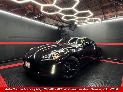 Used 2020 Nissan 370Z Coupe RWD image 2